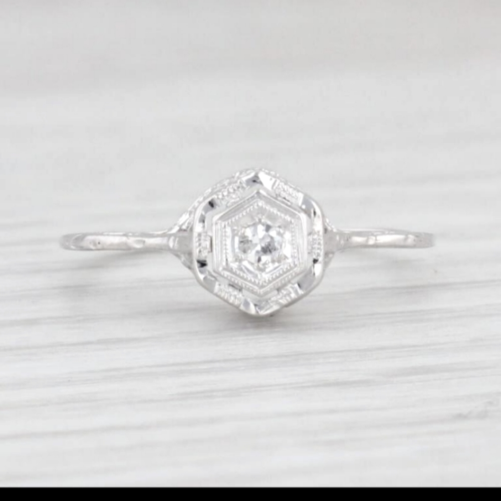 Vintage Art Deco Diamond 18k White Gold  Ring